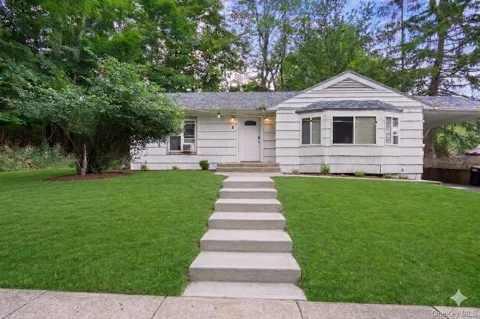8 Heritage Lane