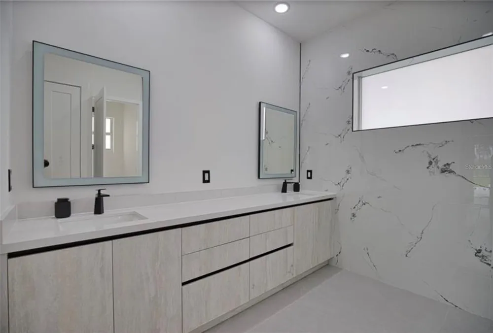 230 W PINE VALLEY LANE Rotonda West, FL 33947