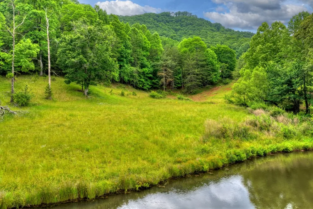 20.11 Ac Mountain View Road McCaysville, GA 30555