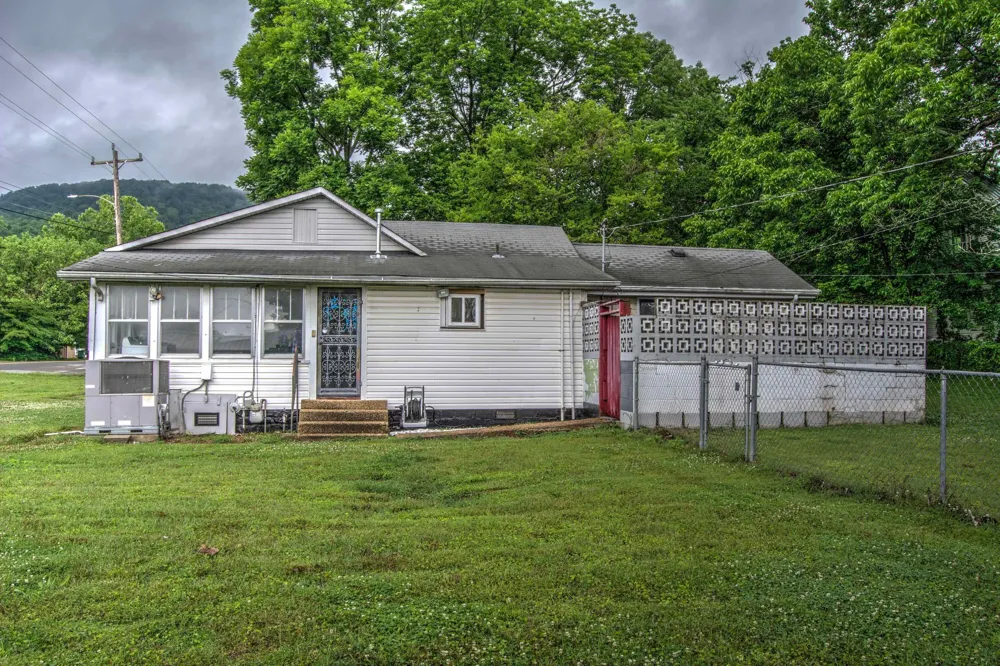710 2nd Street South Pittsburg, TN 37380