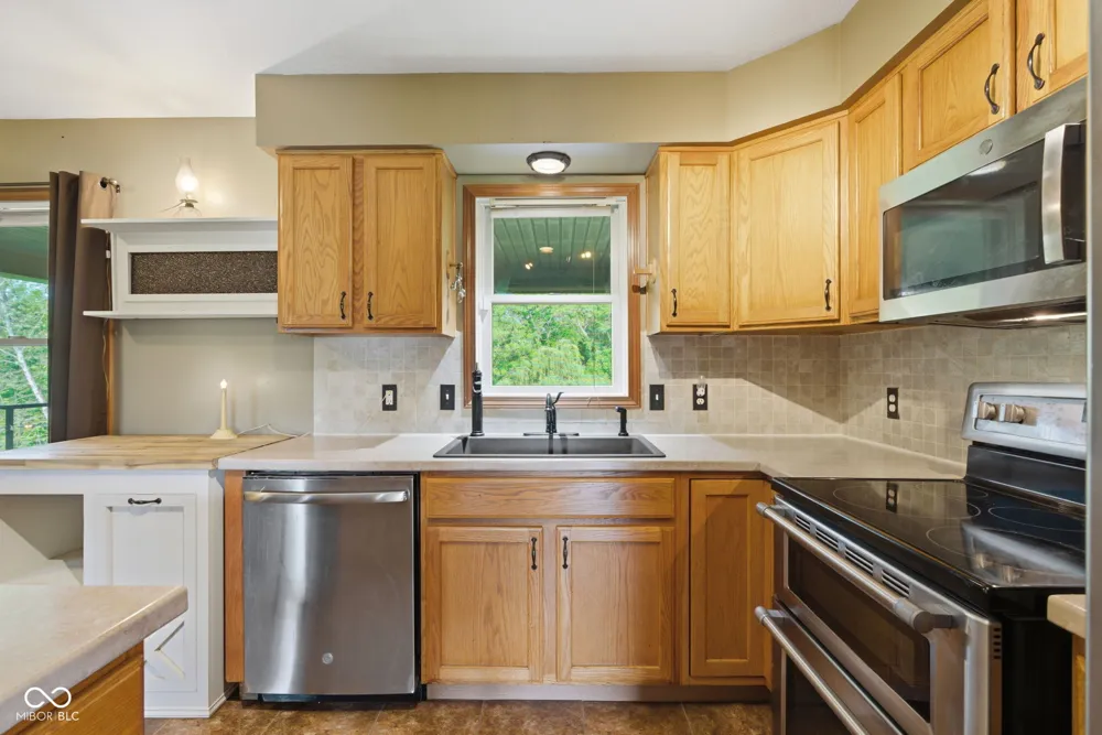 10777 S Waveland Road Waveland, IN 47989