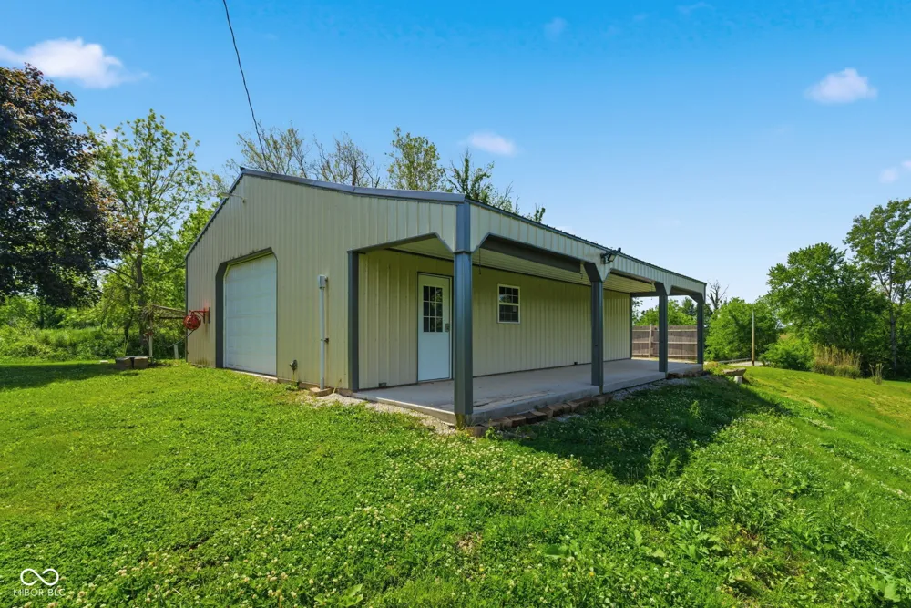 10777 S Waveland Road Waveland, IN 47989