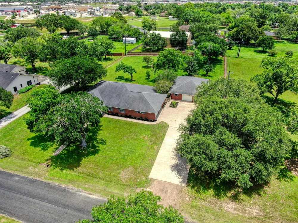502 Cannon Road Victoria, TX 77904