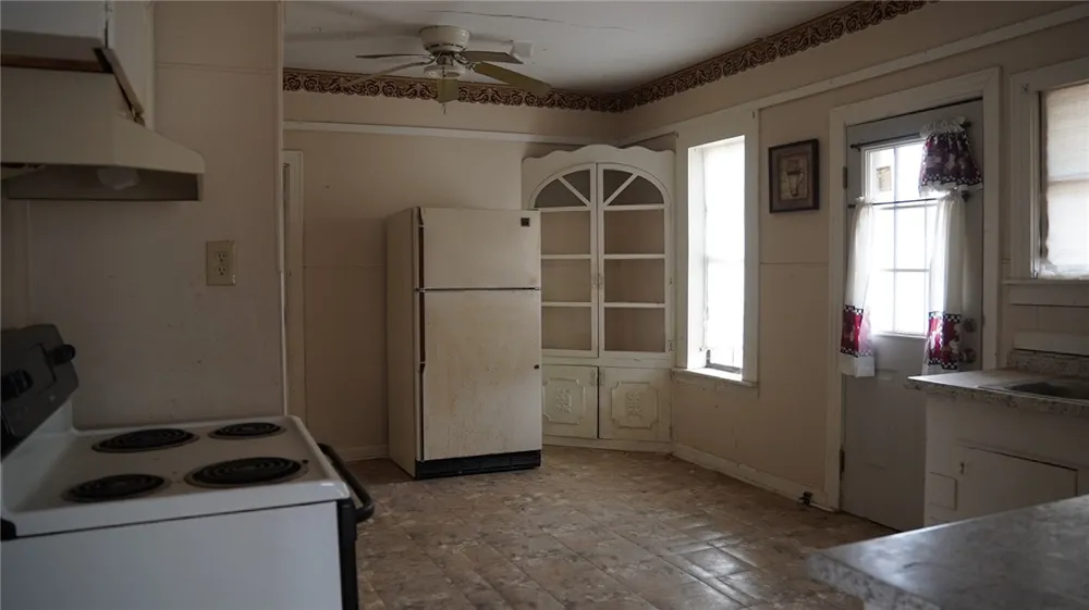 607 E North Street Hebbronville, TX 78361