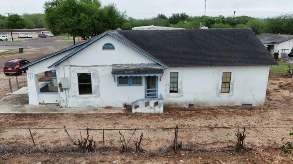 607 E North Street Hebbronville, TX 78361