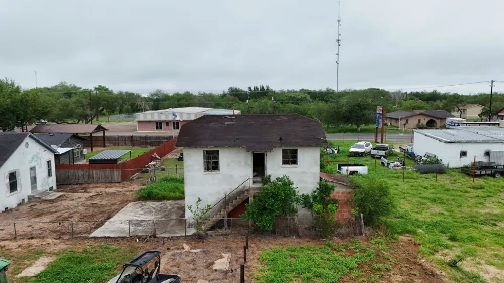 607 E North Street Hebbronville, TX 78361