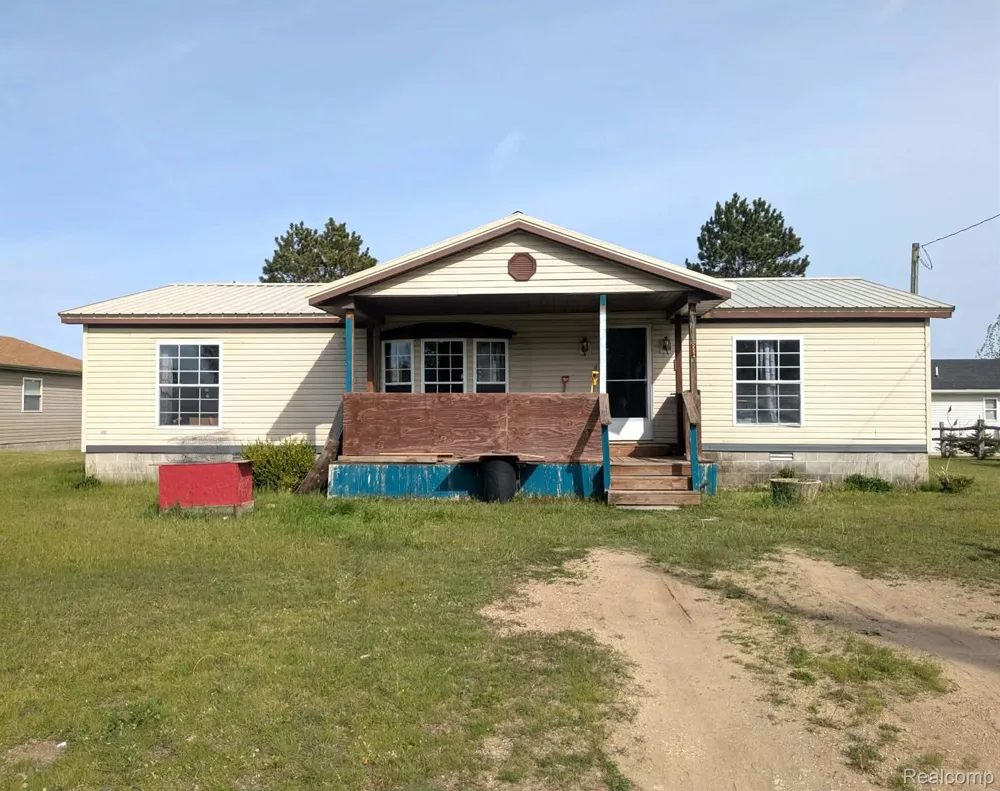 5554 Sauble Lake Drive Sauble Township, MI 49644