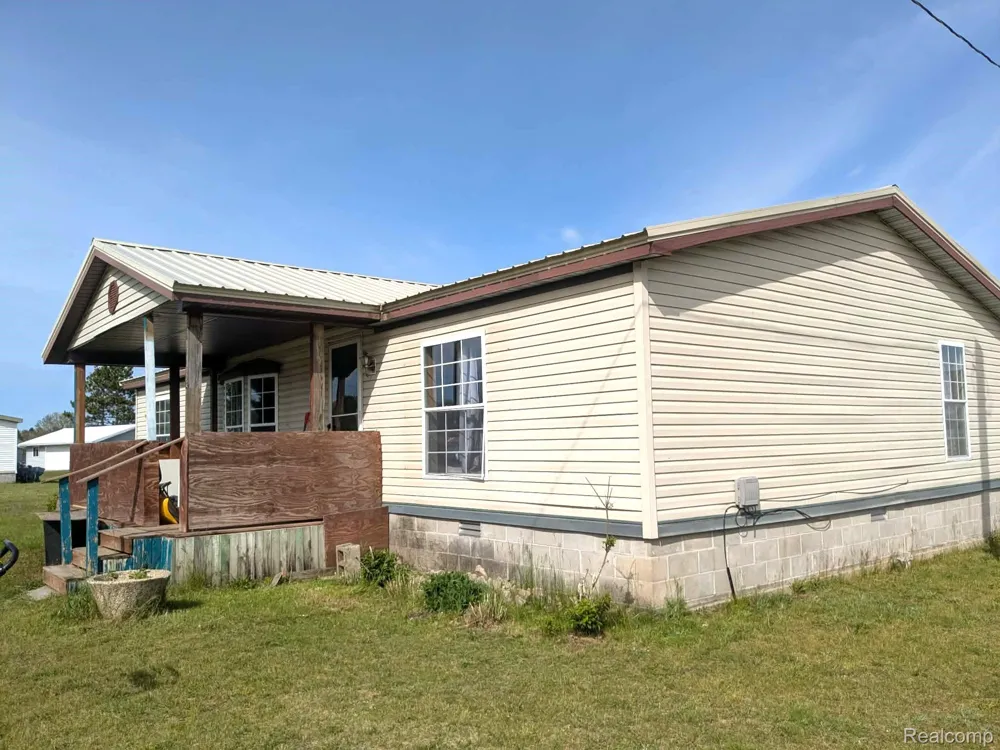 5554 Sauble Lake Drive Sauble Township, MI 49644
