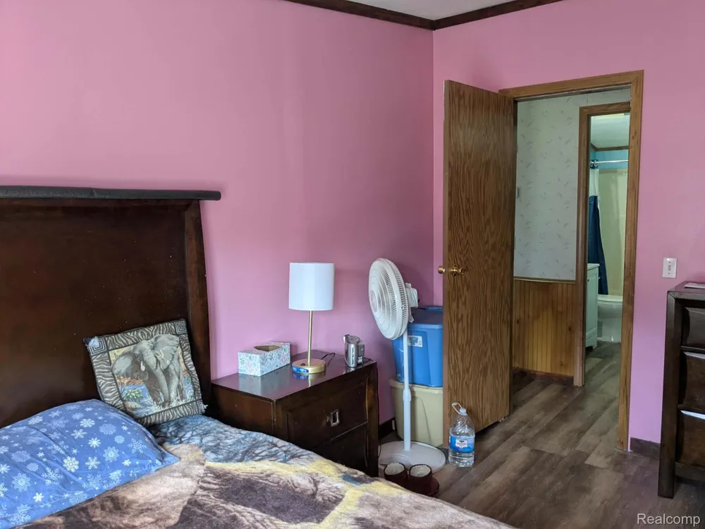 5554 Sauble Lake Drive Sauble Township, MI 49644