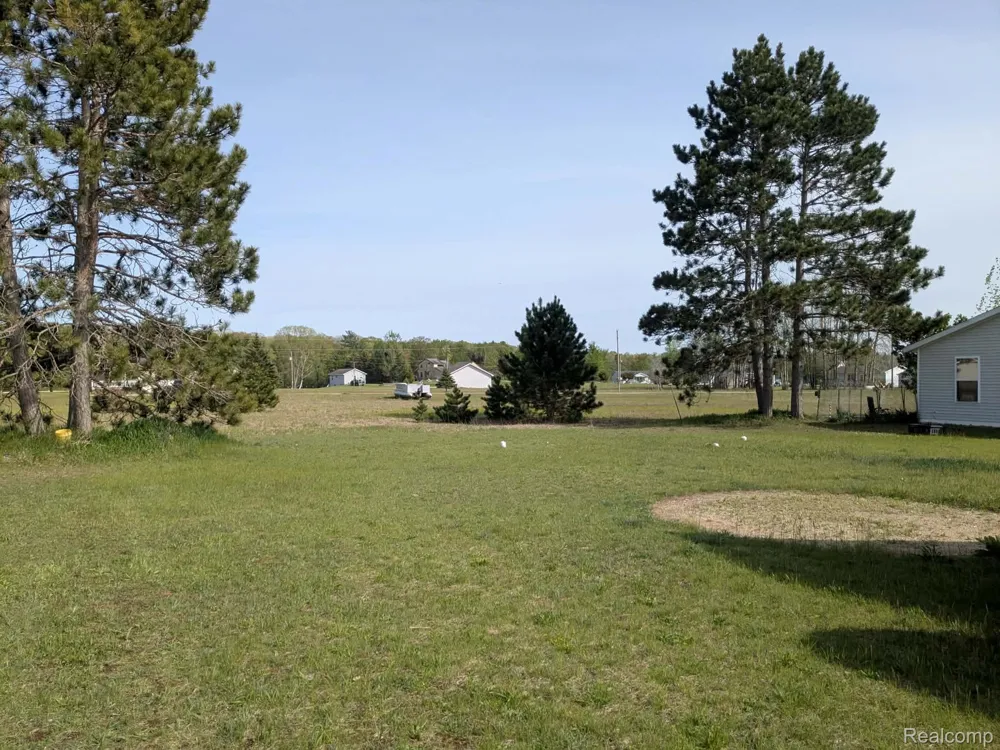 5554 Sauble Lake Drive Sauble Township, MI 49644