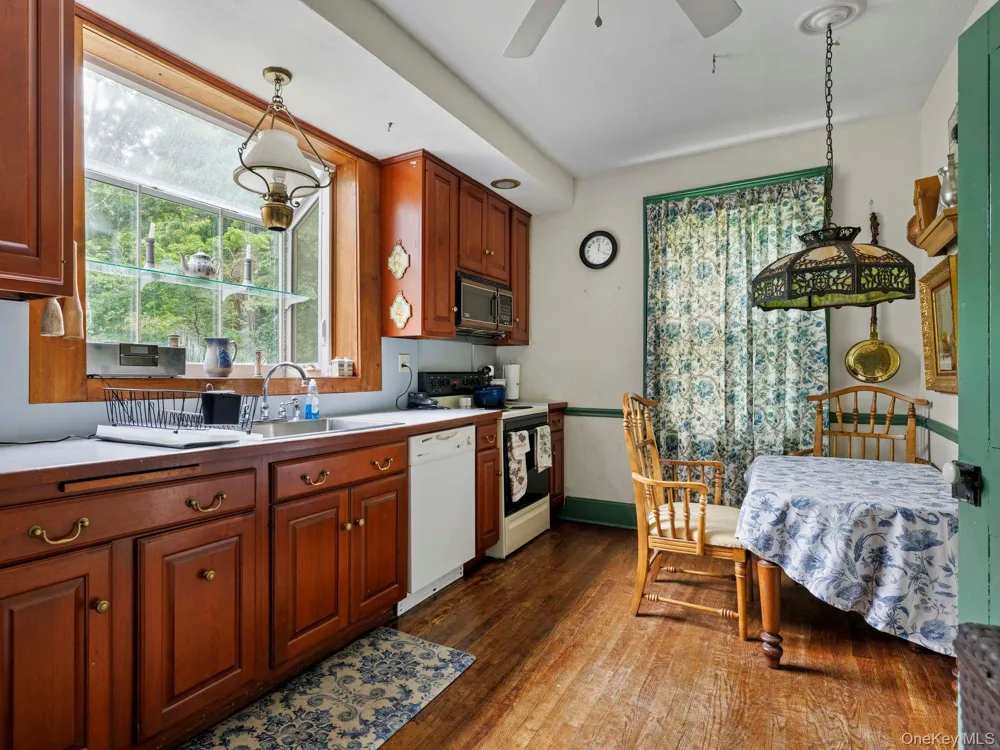 80 S Ohioville Road S New Paltz, NY 12561