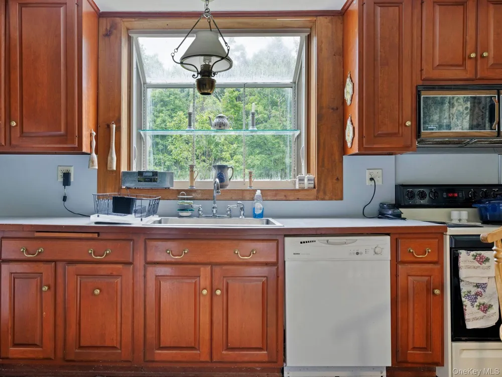 80 S Ohioville Road S New Paltz, NY 12561