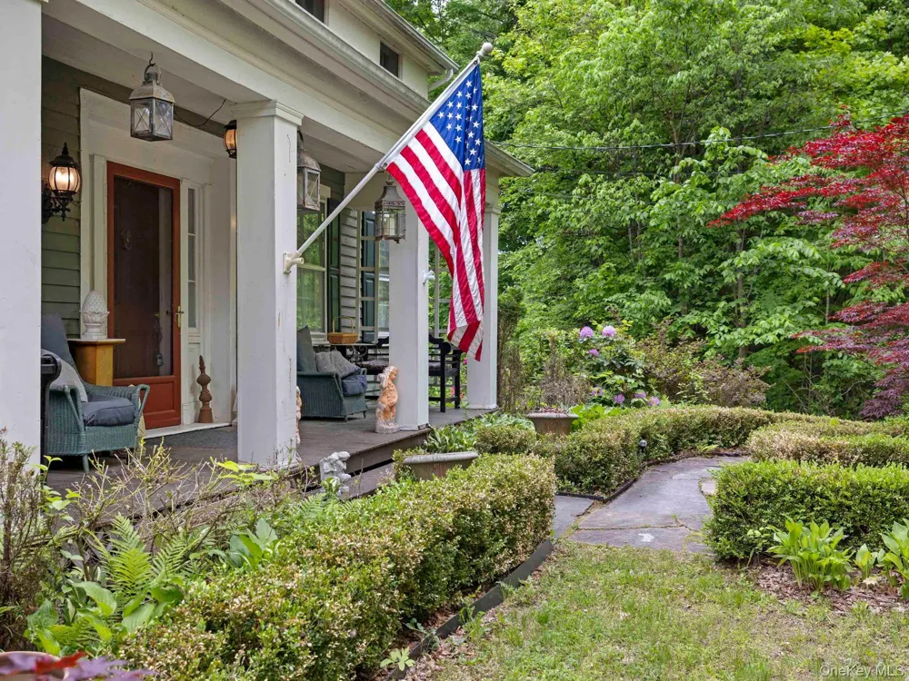 80 S Ohioville Road S New Paltz, NY 12561