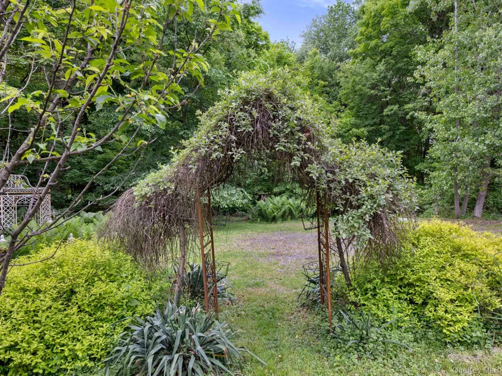 80 S Ohioville Road S New Paltz, NY 12561