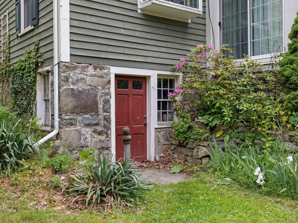 80 S Ohioville Road S New Paltz, NY 12561