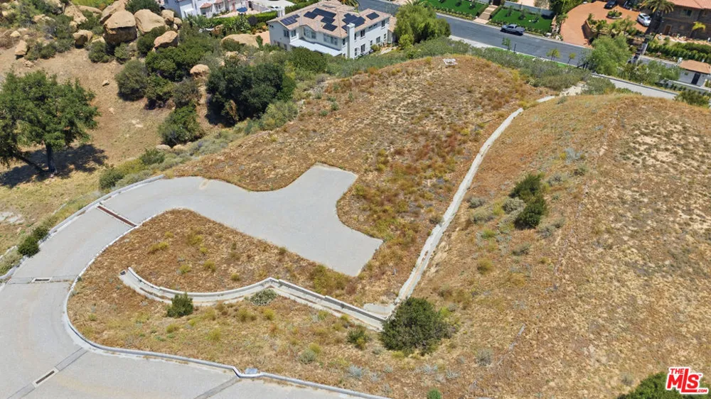11629 Poema Pl. Chatsworth, CA 91311