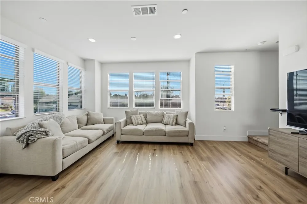 205 S Paige Ln La Habra, CA 90631