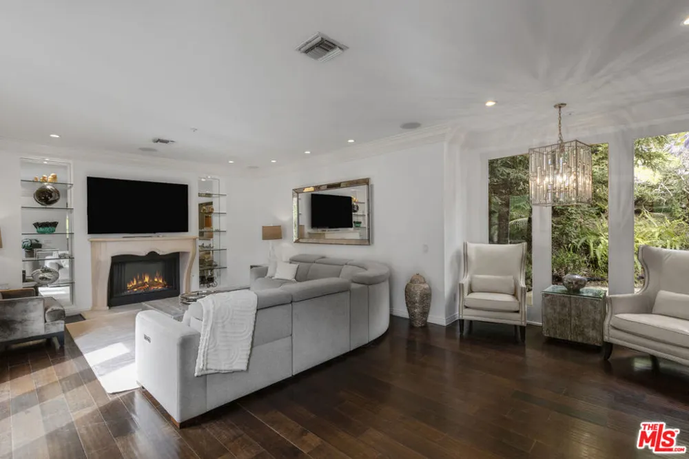 10023 Westwanda Drive Beverly Hills, CA 90210