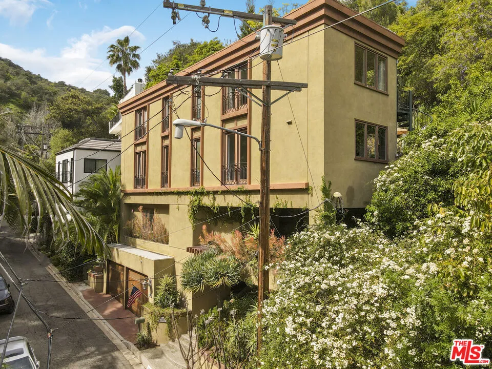 10023 Westwanda Drive Beverly Hills, CA 90210