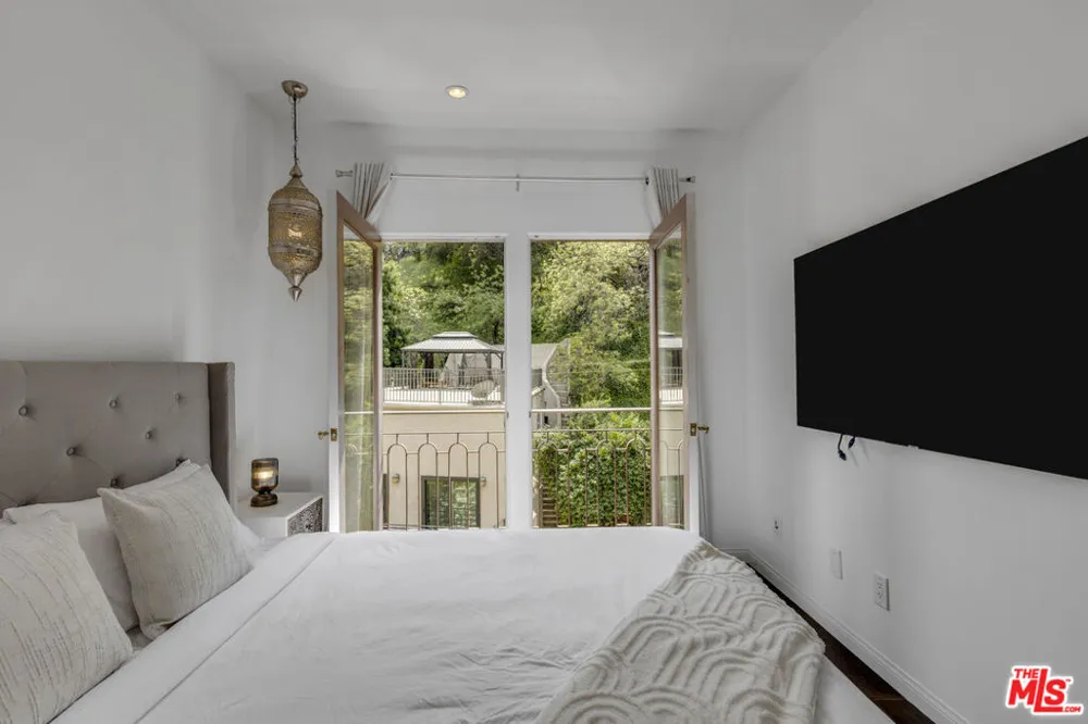 10023 Westwanda Drive Beverly Hills, CA 90210