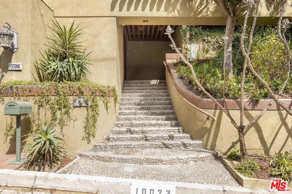10023 Westwanda Drive Beverly Hills, CA 90210