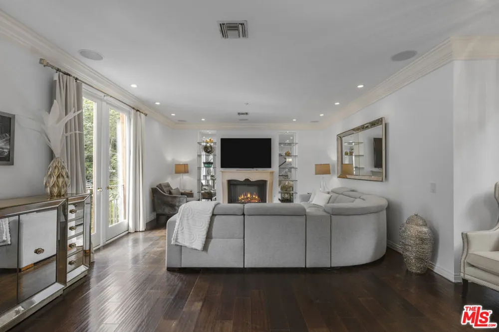 10023 Westwanda Drive Beverly Hills, CA 90210