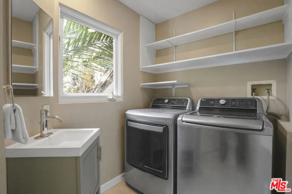 10023 Westwanda Drive Beverly Hills, CA 90210