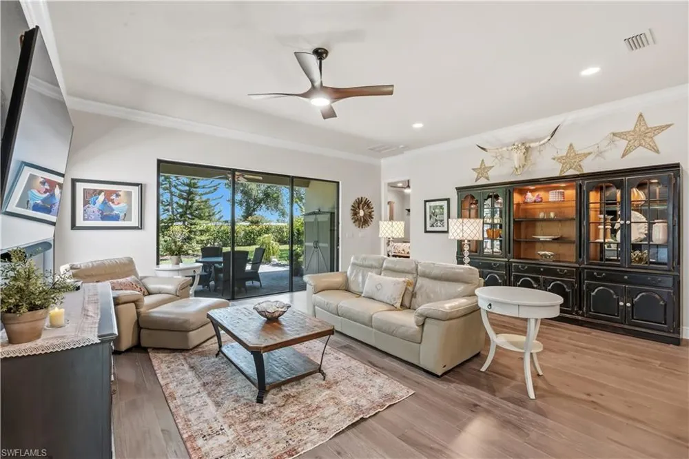 2870 Cinnamon Bay Circle NW Naples, FL 34119