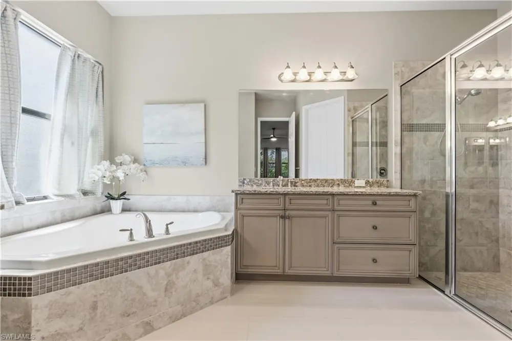 2870 Cinnamon Bay Circle NW Naples, FL 34119