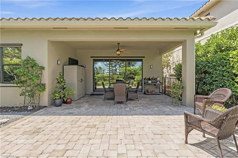 2870 Cinnamon Bay Circle NW Naples, FL 34119