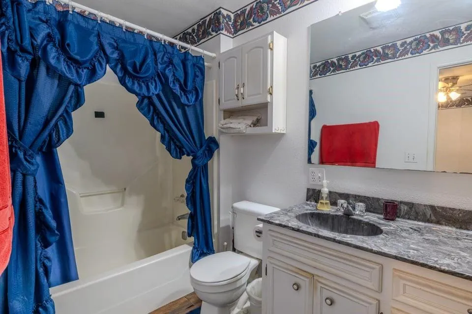 483 Riverside Drive Palacios, TX 77465