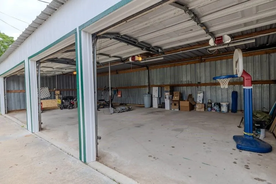 483 Riverside Drive Palacios, TX 77465