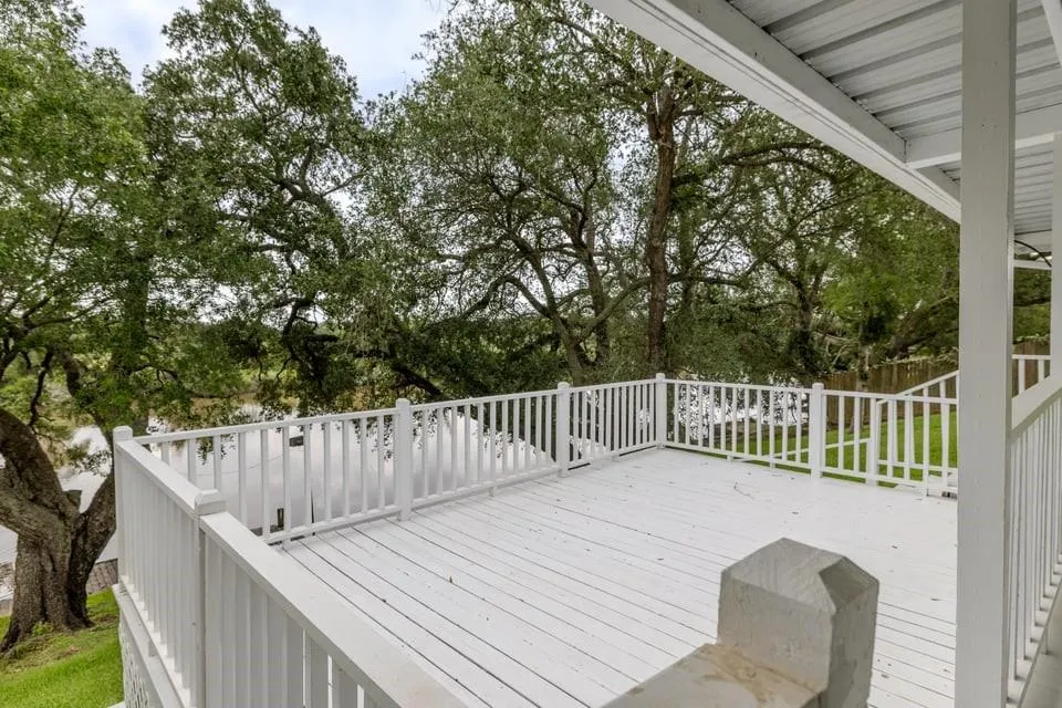 483 Riverside Drive Palacios, TX 77465