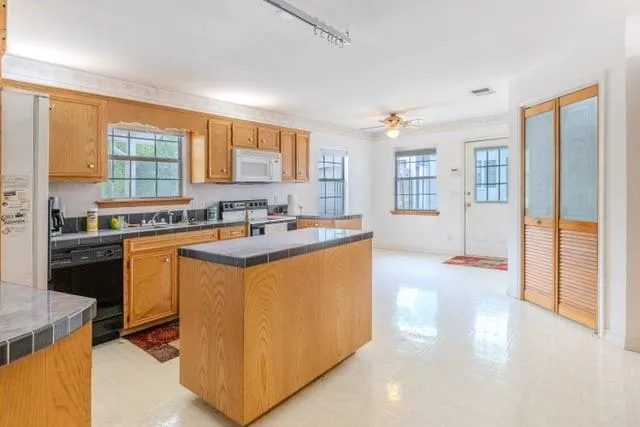 483 Riverside Drive Palacios, TX 77465