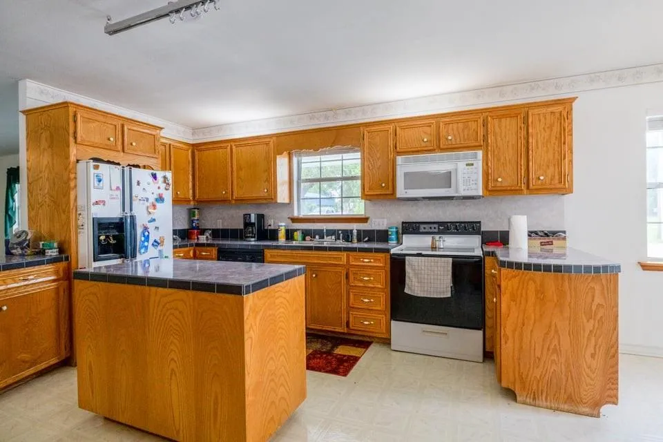 483 Riverside Drive Palacios, TX 77465