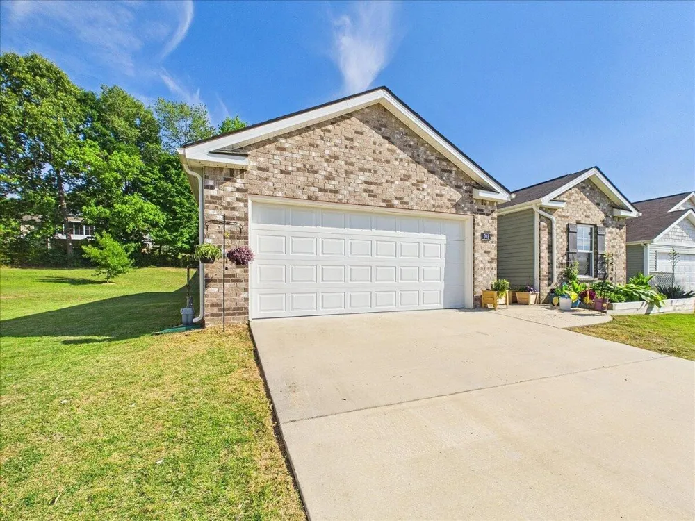 703 Tellico Avenue W Athens, TN 37303