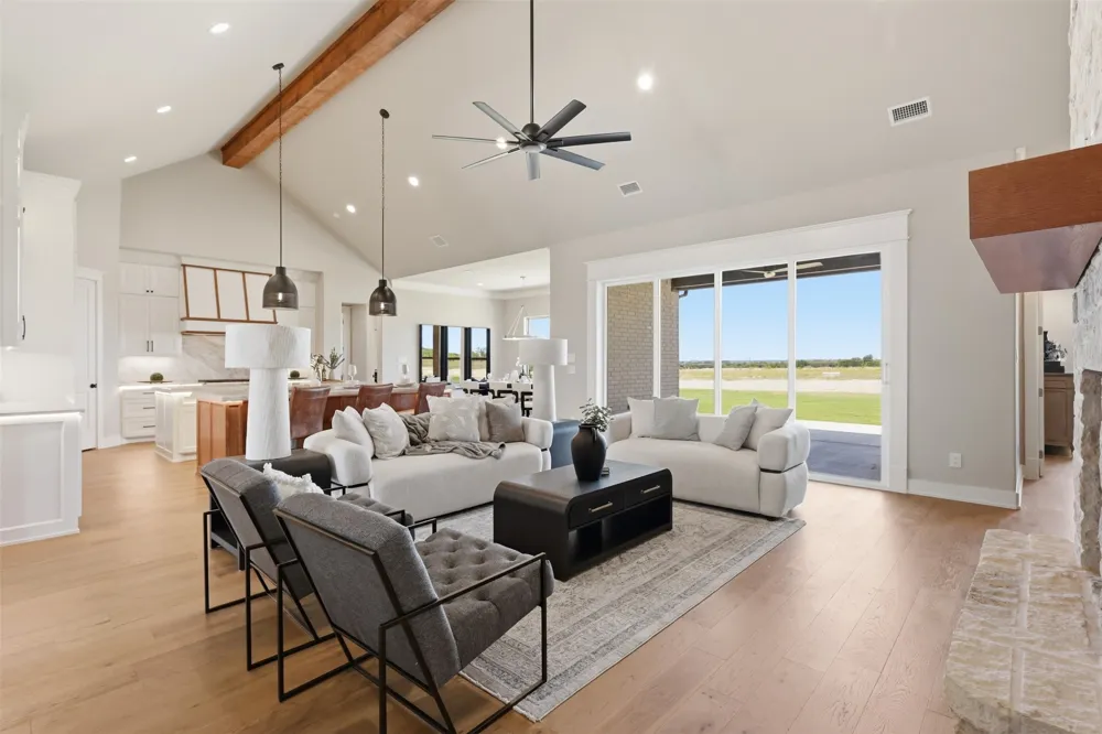 2006 Lindale Lane Granbury, TX 76049