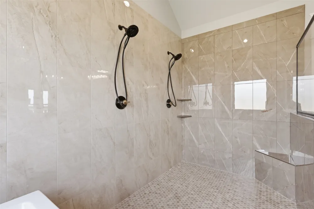 2006 Lindale Lane Granbury, TX 76049