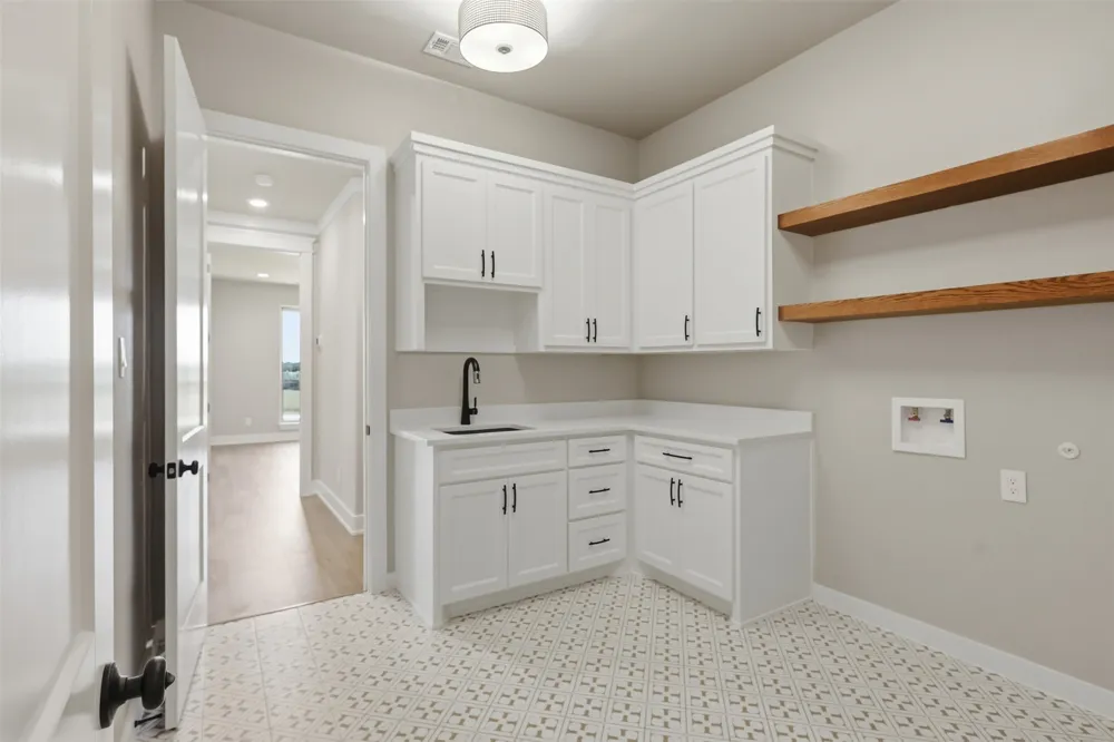 2006 Lindale Lane Granbury, TX 76049
