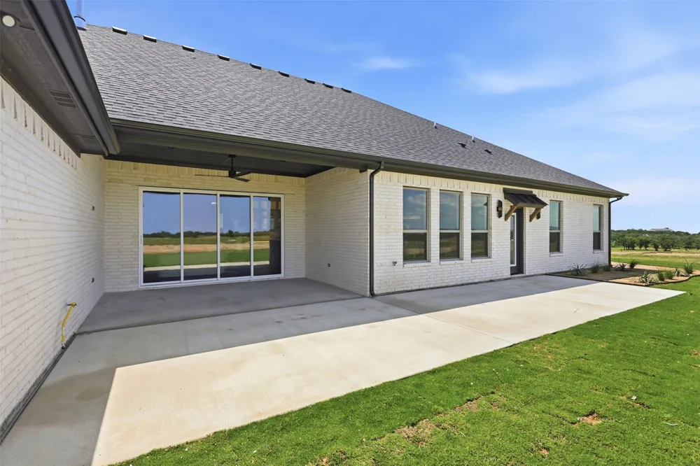 2006 Lindale Lane Granbury, TX 76049