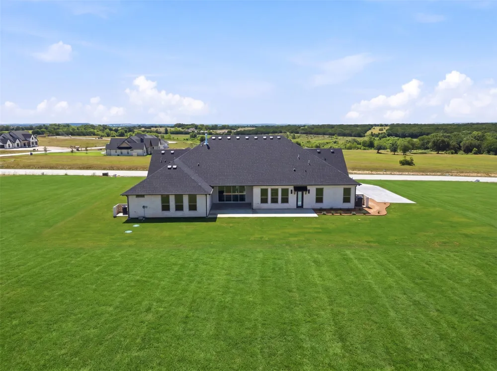 2006 Lindale Lane Granbury, TX 76049