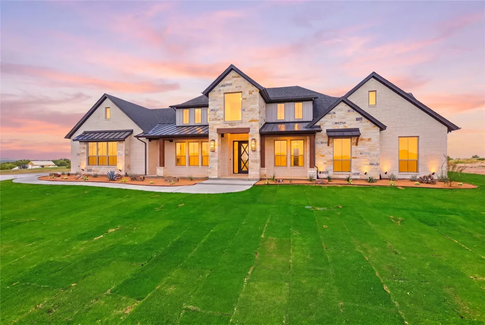 2006 Lindale Lane Granbury, TX 76049