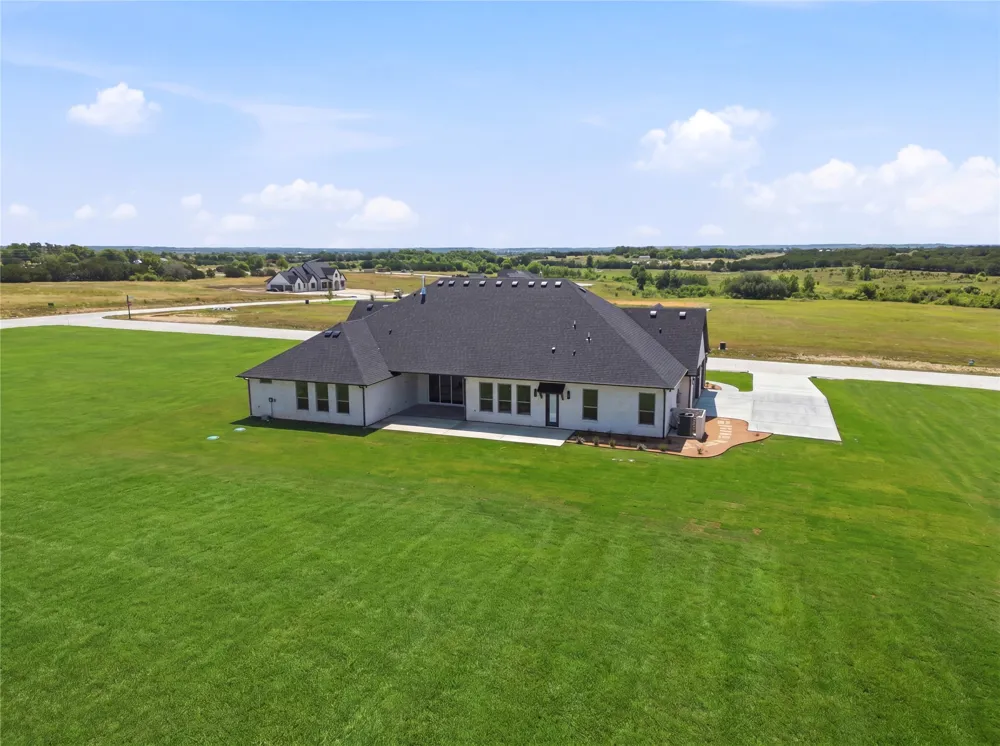 2006 Lindale Lane Granbury, TX 76049