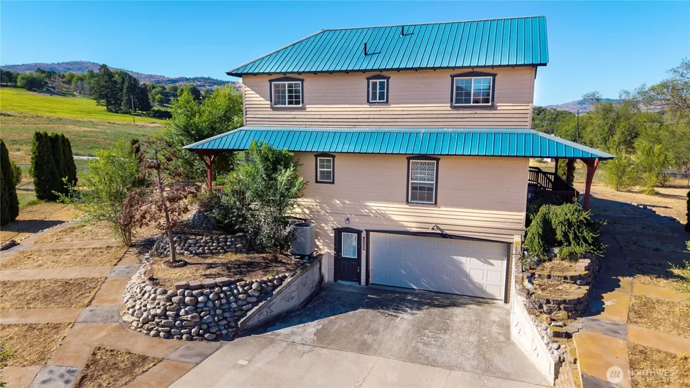 6 Orchard Loop S. Tonasket, WA 98855