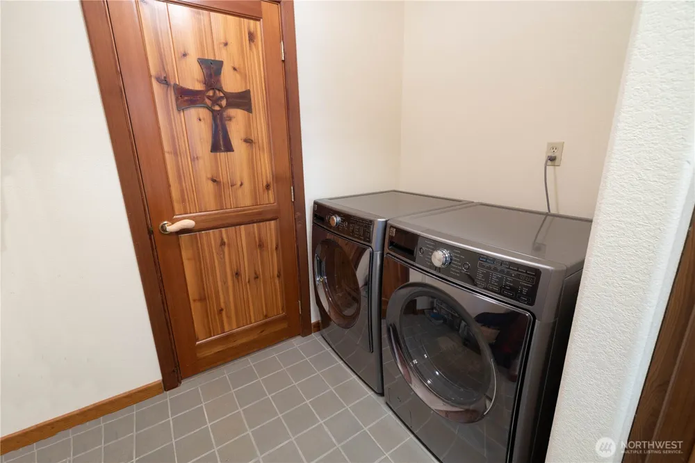 6 Orchard Loop S. Tonasket, WA 98855