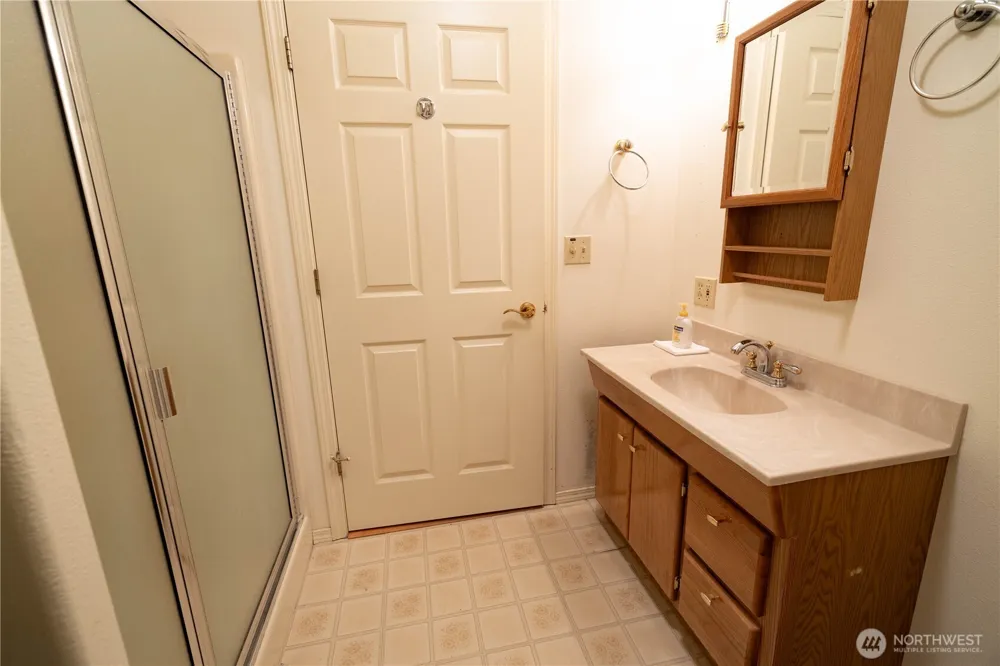 6 Orchard Loop S. Tonasket, WA 98855