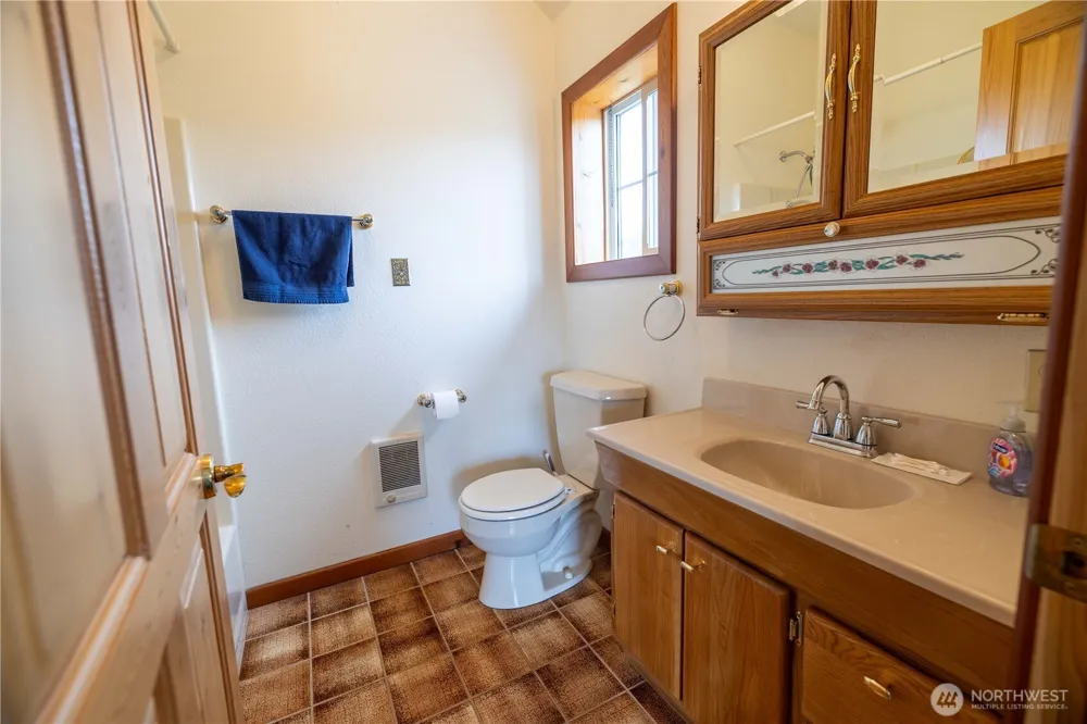 6 Orchard Loop S. Tonasket, WA 98855