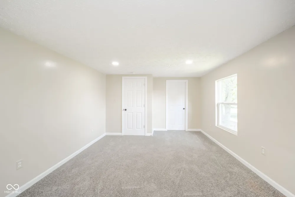 41 W Warrick Street Knightstown, IN 46148