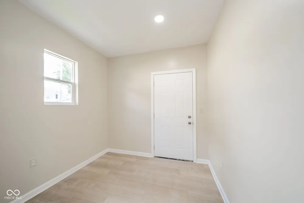 41 W Warrick Street Knightstown, IN 46148
