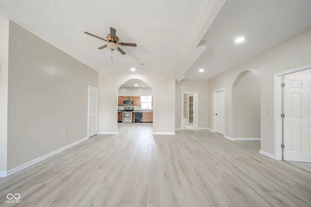 41 W Warrick Street Knightstown, IN 46148
